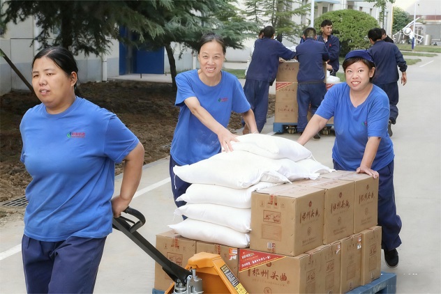情暖雙節(jié)，愛滿藥都 藥都集團(tuán)中秋、國慶福利發(fā)放活動(dòng)圓滿落幕
