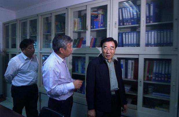 河北省委書記、省人大常委會(huì)主任張慶黎來藥都集團(tuán)視察工作